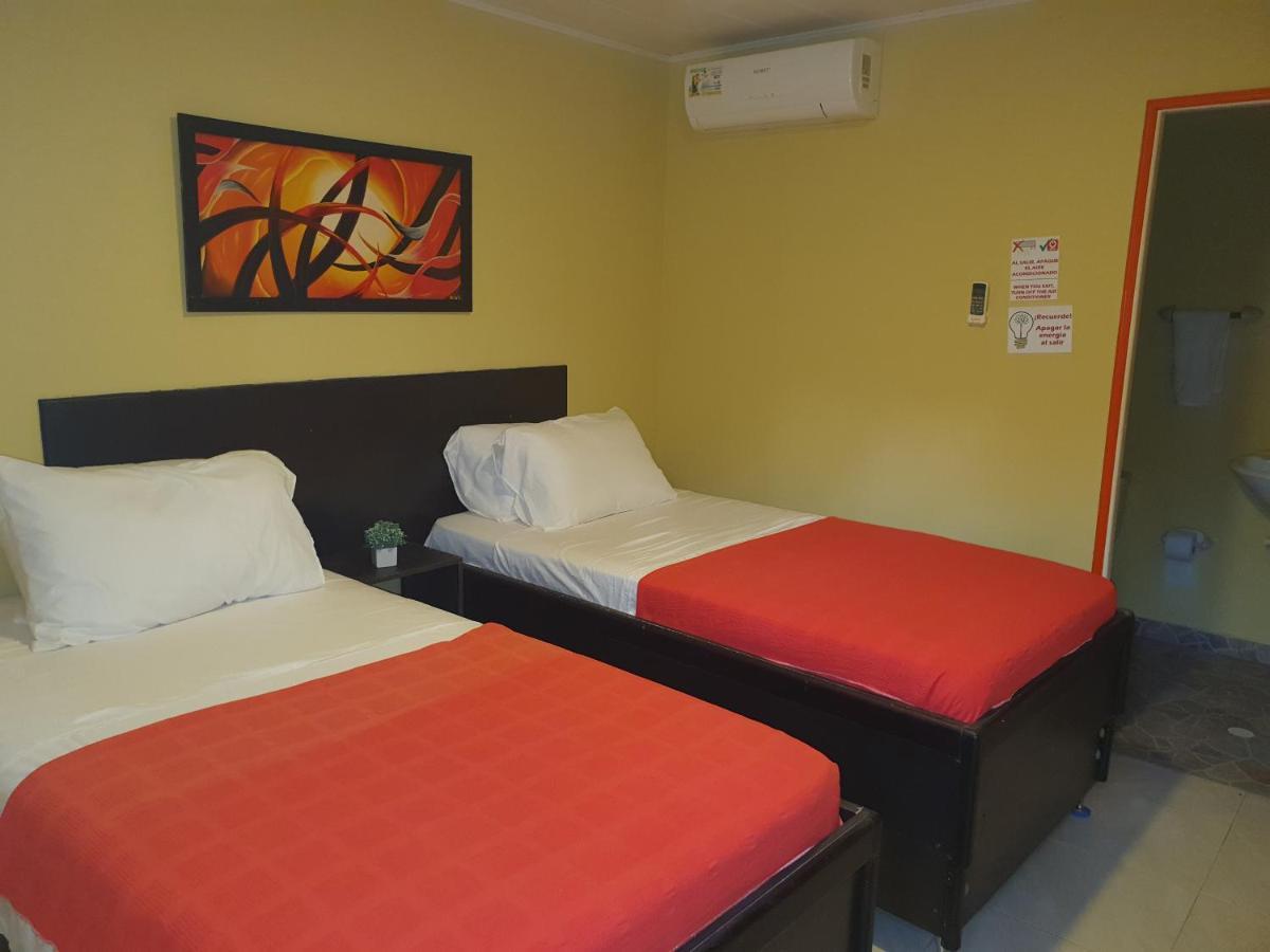 Victoria'S Gennie Bay Village Hostal San Andrés Kültér fotó
